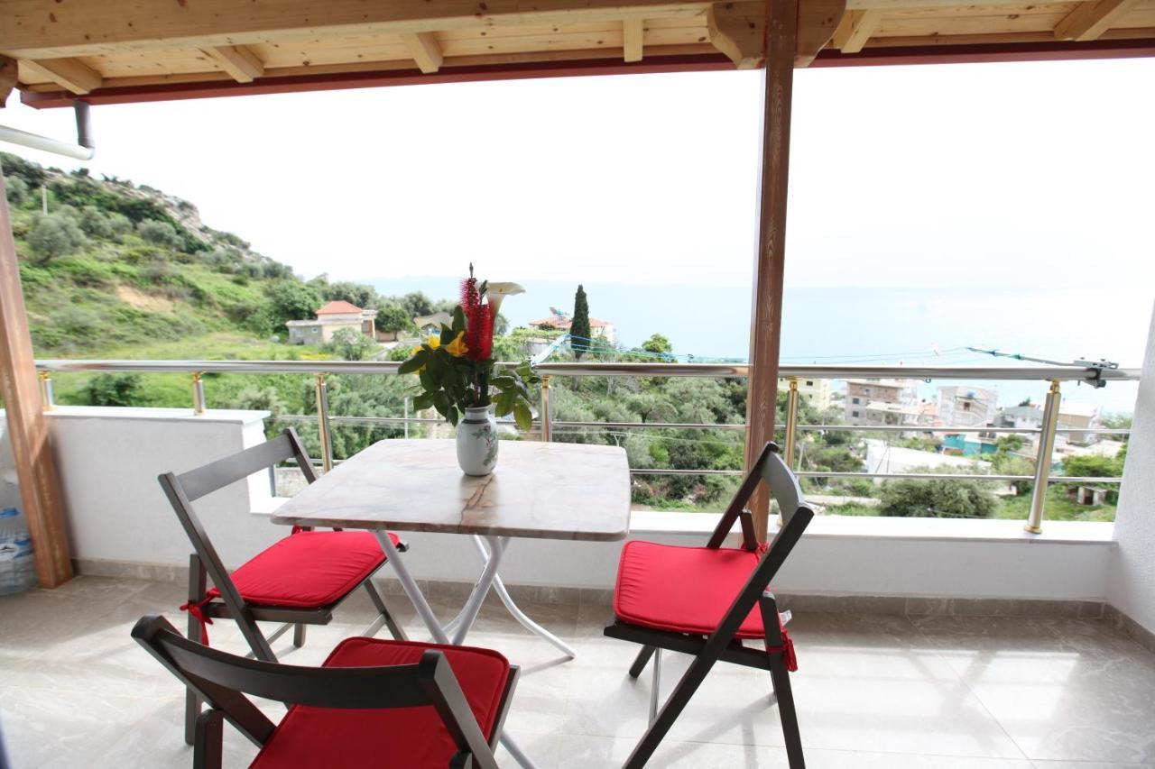Hotel Erviliano Borsh Bagian luar foto