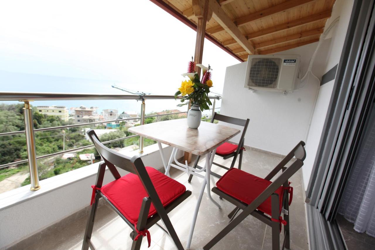 Hotel Erviliano Borsh Bagian luar foto