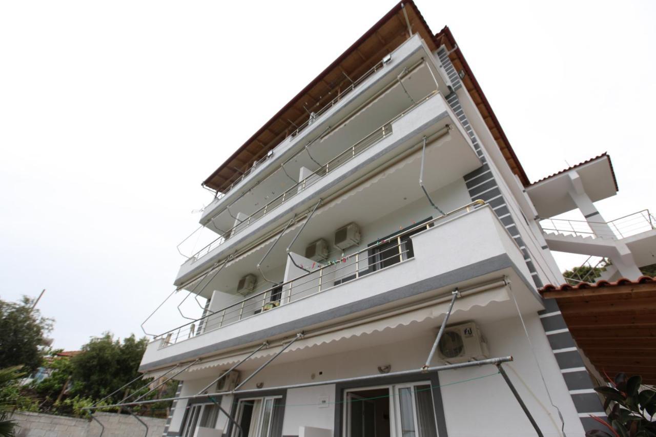 Hotel Erviliano Borsh Bagian luar foto